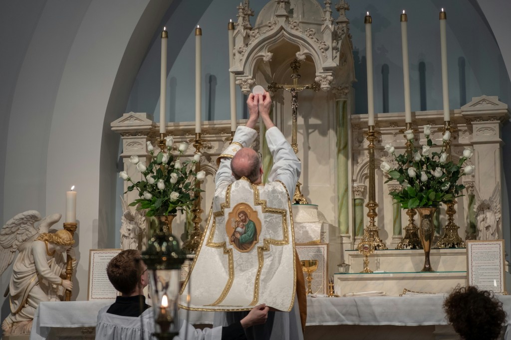 Understanding the Reception of the&nbsp;Eucharist